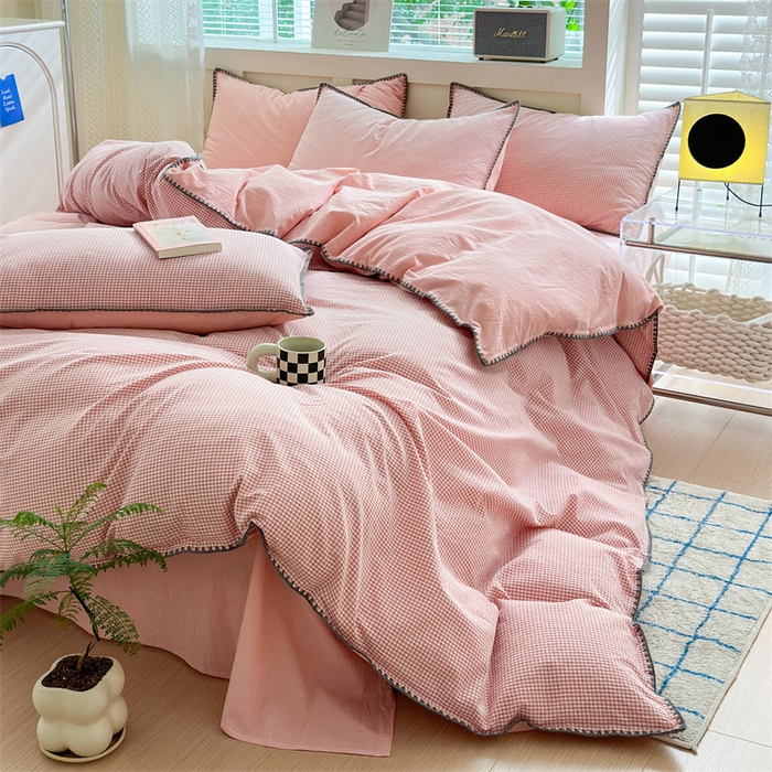 91家纺网 家纺一手货源 找家纺 晚依家纺 2025新款A类全棉色织水洗棉被套单件格子条纹四件套学生宿舍被罩三件套定制定做 遇见-蜜粉