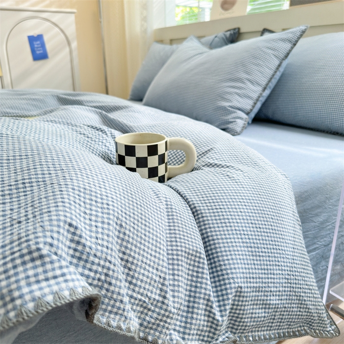 91家纺网 家纺一手货源 找家纺 晚依家纺 2025新款A类全棉色织水洗棉被套单件格子条纹四件套学生宿舍被罩三件套定制定做 遇见-浅蓝