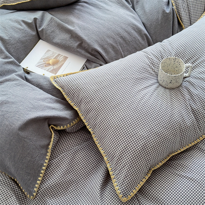 91家纺网 家纺一手货源 找家纺 晚依家纺 2025新款A类全棉色织水洗棉被套单件格子条纹四件套学生宿舍被罩三件套定制定做 遇见-中灰
