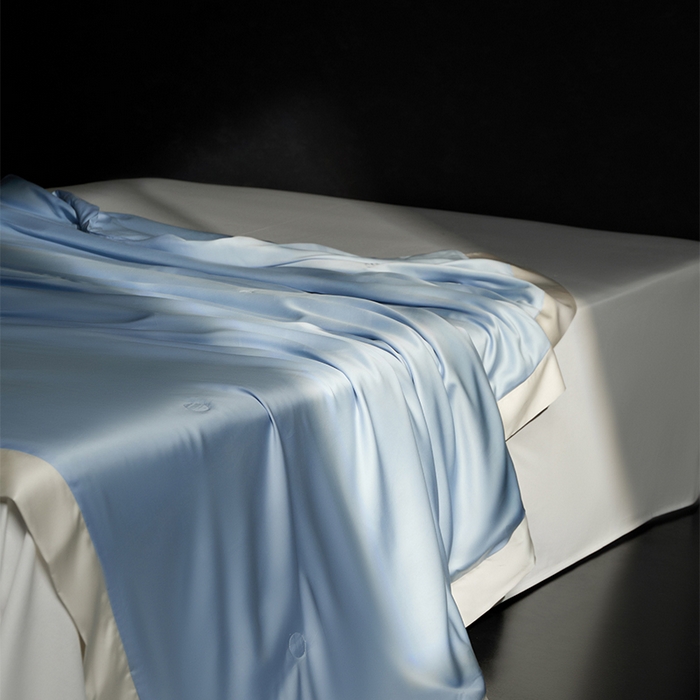 91家纺网 家纺一手货源 找家纺 100支兰精天丝夏被纯色莱赛尔天丝空调被 天丝夏凉被 圣托蓝