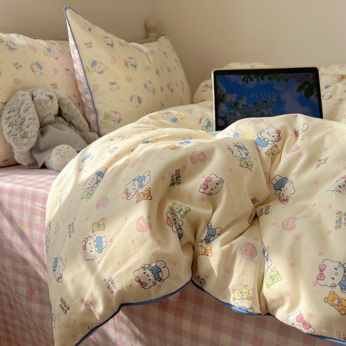 91家纺网 家纺一手货源 找家纺 六巷胡同 2025新款40S全棉纯棉INS童趣可爱风卡通嵌绳款四件套 嵌绳乖巧哈喽猫