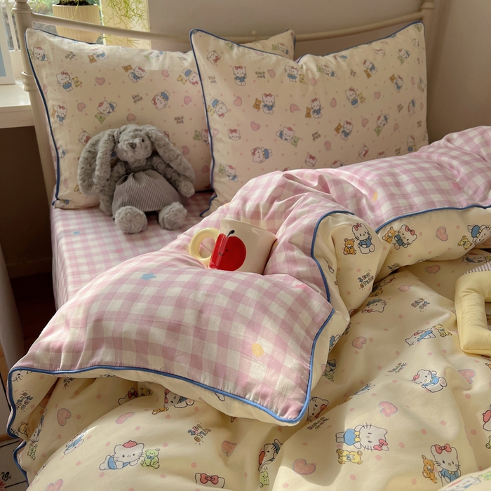 91家纺网 家纺一手货源 找家纺 六巷胡同 2025新款40S全棉纯棉INS童趣可爱风卡通嵌绳款四件套 嵌绳乖巧哈喽猫