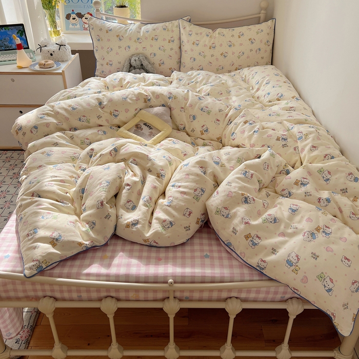 91家纺网 家纺一手货源 找家纺 六巷胡同 2025新款40S全棉纯棉INS童趣可爱风卡通嵌绳款四件套 嵌绳乖巧哈喽猫