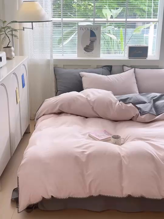 91家纺网 家纺一手货源 找家纺 晚依家纺 2025新款A类全棉色织水洗棉被套单件格子条纹四件套学生宿舍被罩三件套定制定做 时光-粉灰