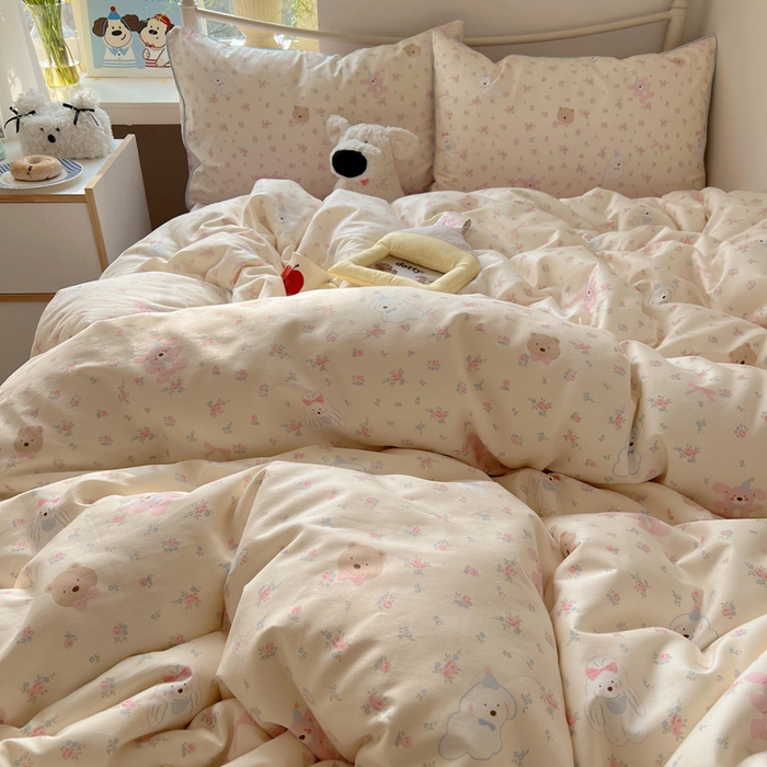 91家纺网 家纺一手货源 找家纺 六巷胡同 2025新款40S全棉纯棉INS童趣可爱风卡通嵌绳款四件套 嵌绳花花小奶狗