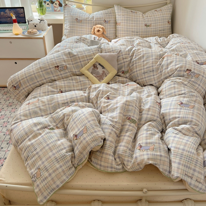 91家纺网 家纺一手货源 找家纺 六巷胡同 2025新款40S全棉纯棉INS童趣可爱风卡通嵌绳款四件套 嵌绳格纹腊肠狗