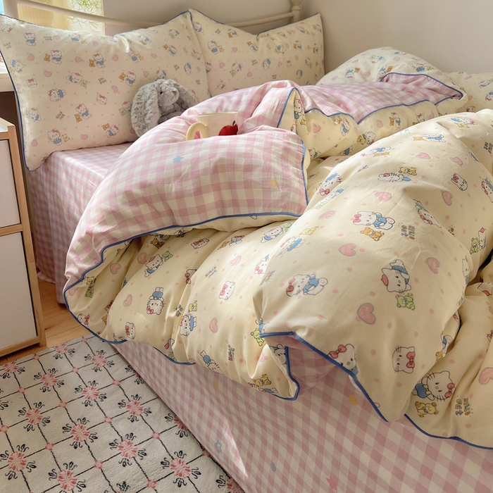 91家纺网 家纺一手货源 找家纺 六巷胡同 2025新款40S全棉纯棉INS童趣可爱风卡通嵌绳款四件套 嵌绳乖巧哈喽猫