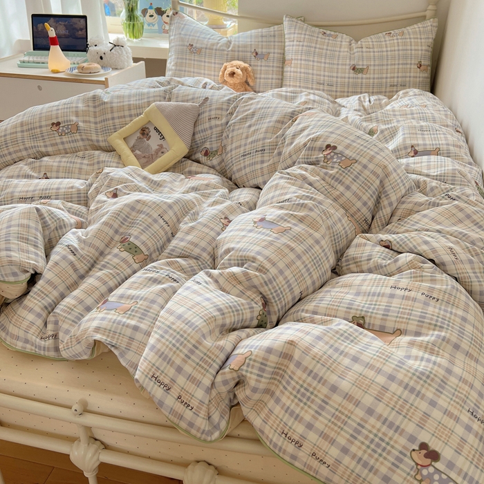 91家纺网 家纺一手货源 找家纺 六巷胡同 2025新款40S全棉纯棉INS童趣可爱风卡通嵌绳款四件套 嵌绳格纹腊肠狗