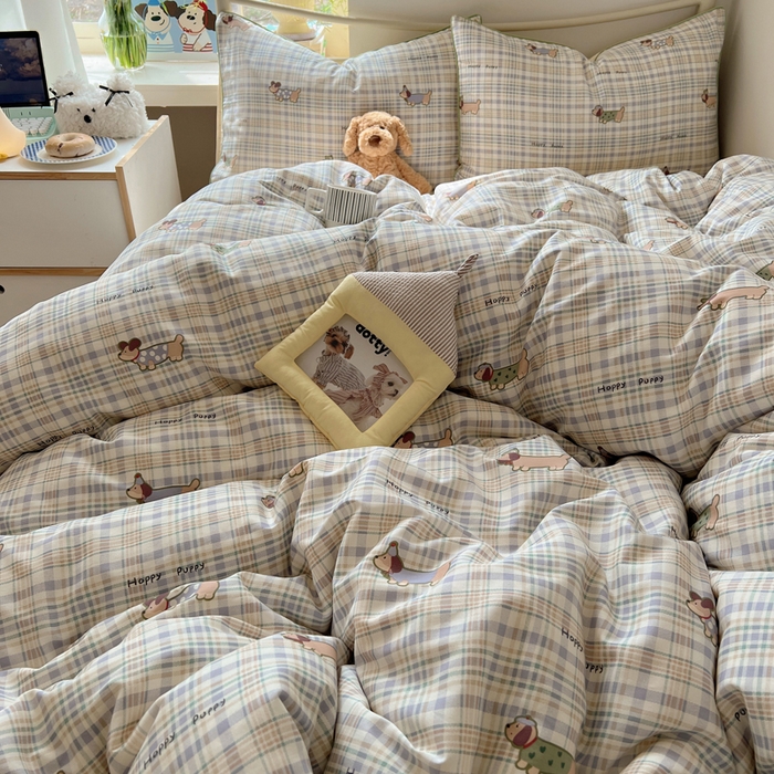 91家纺网 家纺一手货源 找家纺 六巷胡同 2025新款40S全棉纯棉INS童趣可爱风卡通嵌绳款四件套 嵌绳格纹腊肠狗