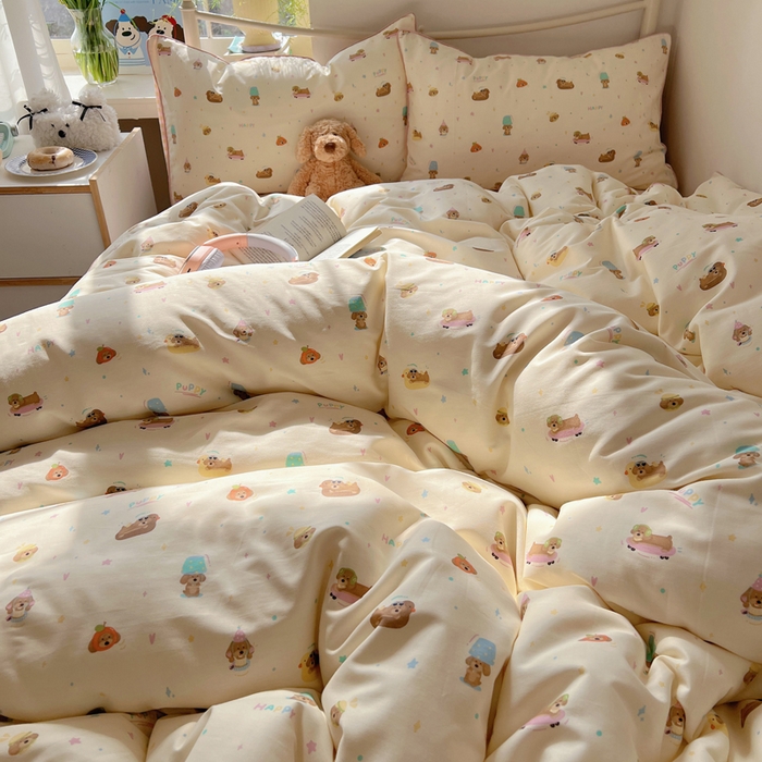 91家纺网 家纺一手货源 找家纺 六巷胡同 2025新款40S全棉纯棉INS童趣可爱风卡通嵌绳款四件套 嵌绳滑板派对犬