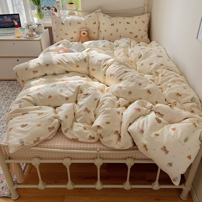 91家纺网 家纺一手货源 找家纺 六巷胡同 2025新款40S全棉纯棉INS童趣可爱风卡通嵌绳款四件套 嵌绳滑板派对犬