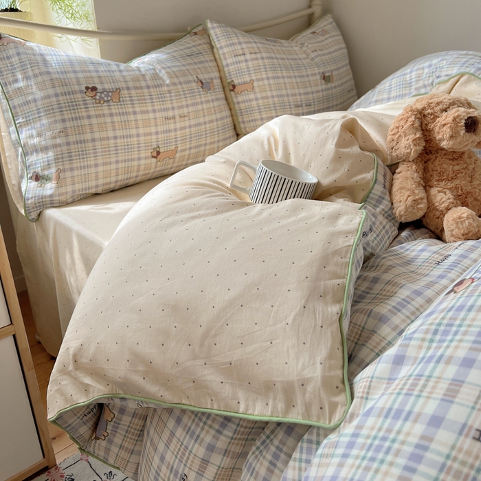 91家纺网 家纺一手货源 找家纺 六巷胡同 2025新款40S全棉纯棉INS童趣可爱风卡通嵌绳款四件套 嵌绳格纹腊肠狗