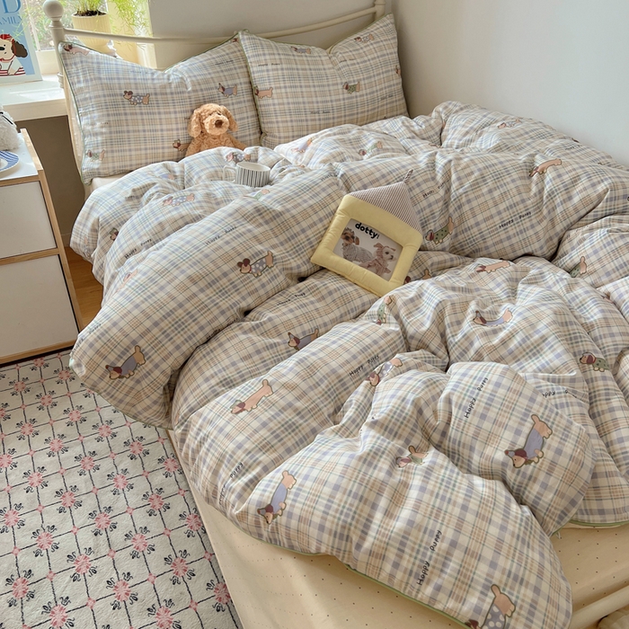 91家纺网 家纺一手货源 找家纺 六巷胡同 2025新款40S全棉纯棉INS童趣可爱风卡通嵌绳款四件套 嵌绳格纹腊肠狗