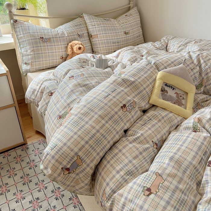 91家纺网 家纺一手货源 找家纺 六巷胡同 2025新款40S全棉纯棉INS童趣可爱风卡通嵌绳款四件套 嵌绳格纹腊肠狗