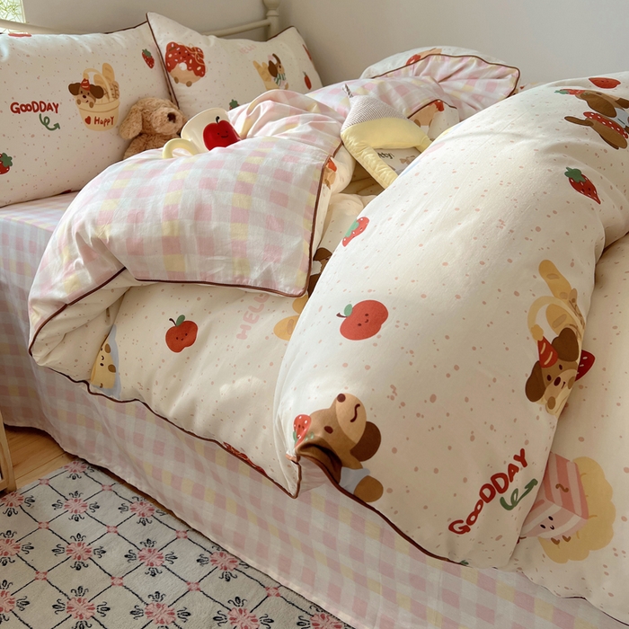 91家纺网 家纺一手货源 找家纺 六巷胡同 2025新款40S全棉纯棉INS童趣可爱风卡通嵌绳款四件套 嵌绳蛋糕腊肠狗