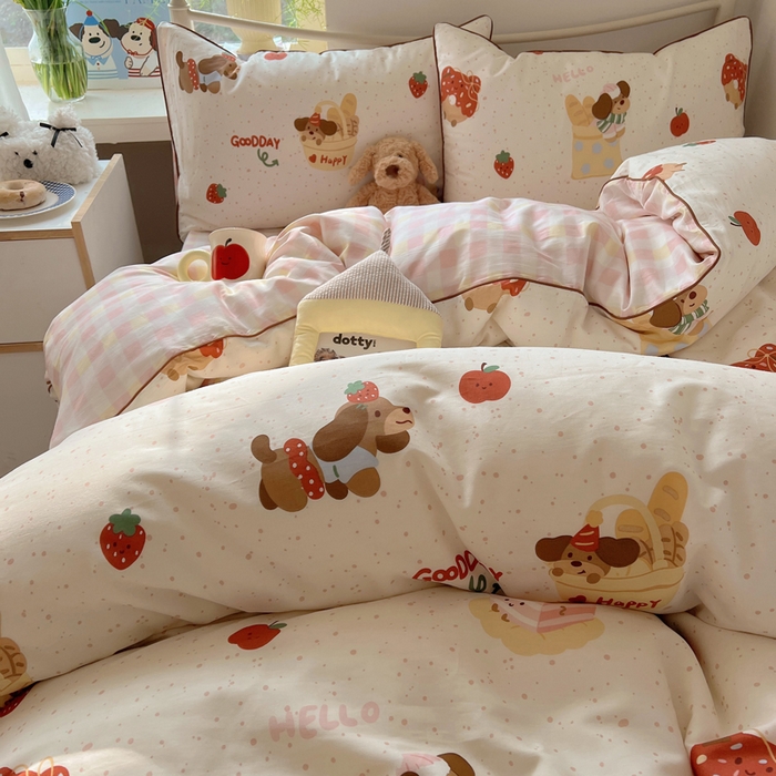 91家纺网 家纺一手货源 找家纺 六巷胡同 2025新款40S全棉纯棉INS童趣可爱风卡通嵌绳款四件套 嵌绳蛋糕腊肠狗