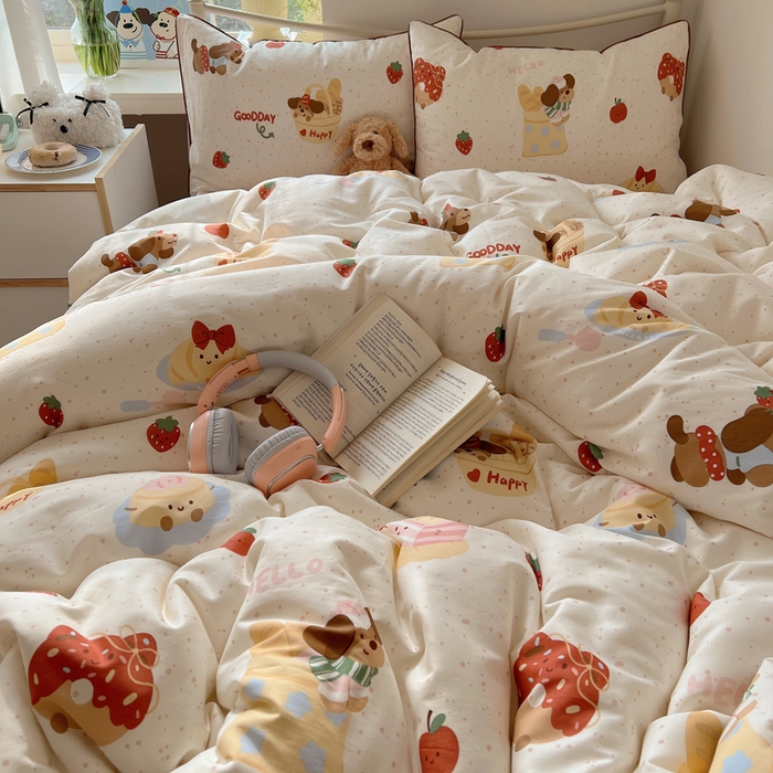 91家纺网 家纺一手货源 找家纺 六巷胡同 2025新款40S全棉纯棉INS童趣可爱风卡通嵌绳款四件套 嵌绳蛋糕腊肠狗