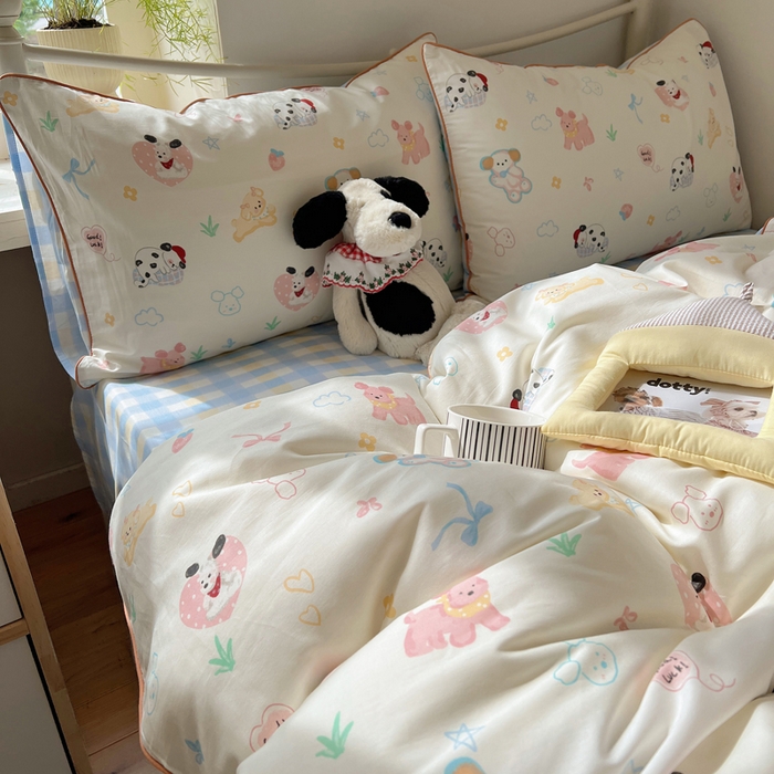 91家纺网 家纺一手货源 找家纺 六巷胡同 2025新款40S全棉纯棉INS童趣可爱风卡通嵌绳款四件套 嵌绳趣味调皮犬