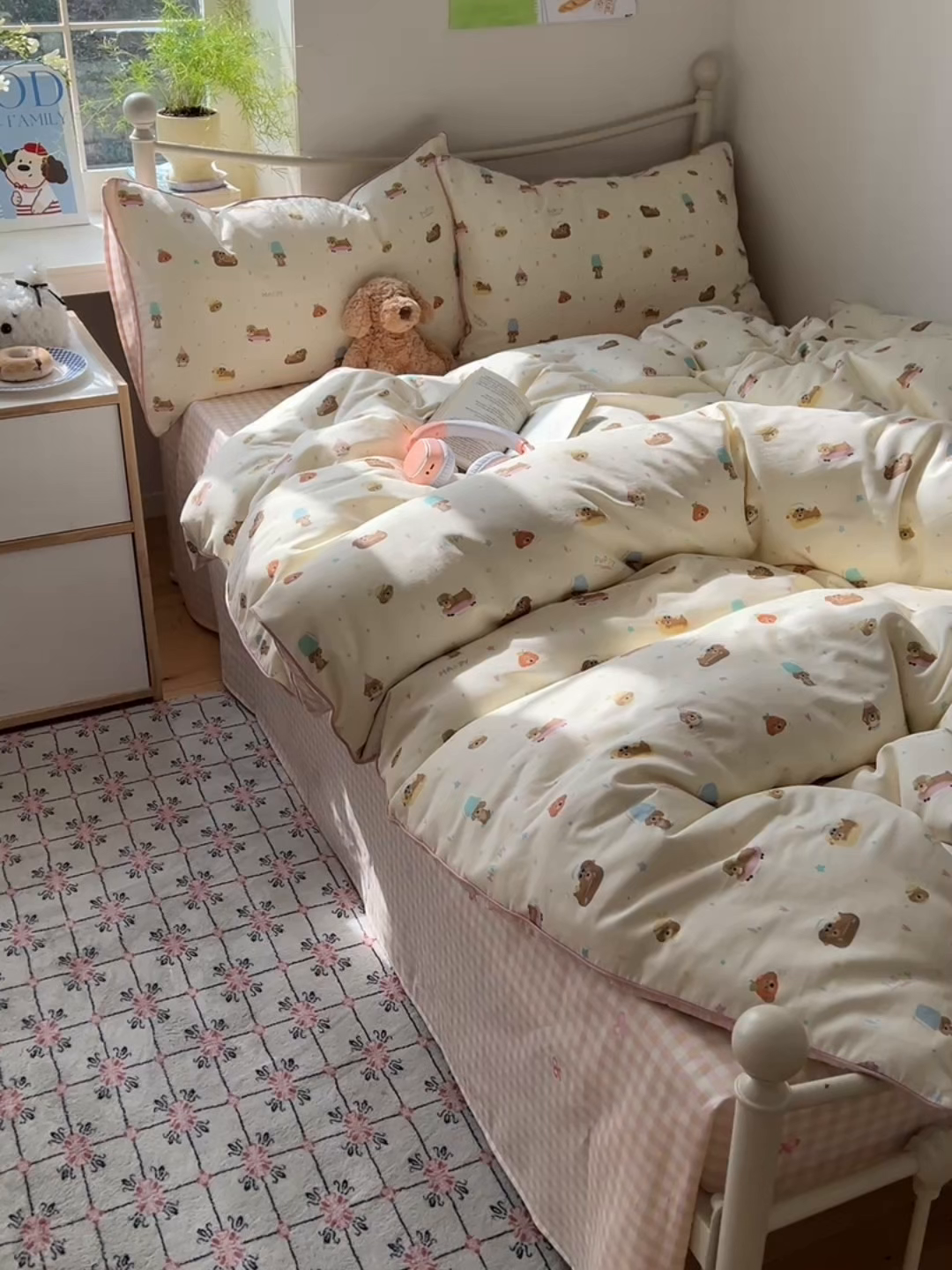 91家纺网 家纺一手货源 找家纺 六巷胡同 2025新款40S全棉纯棉INS童趣可爱风卡通嵌绳款四件套 嵌绳滑板派对犬