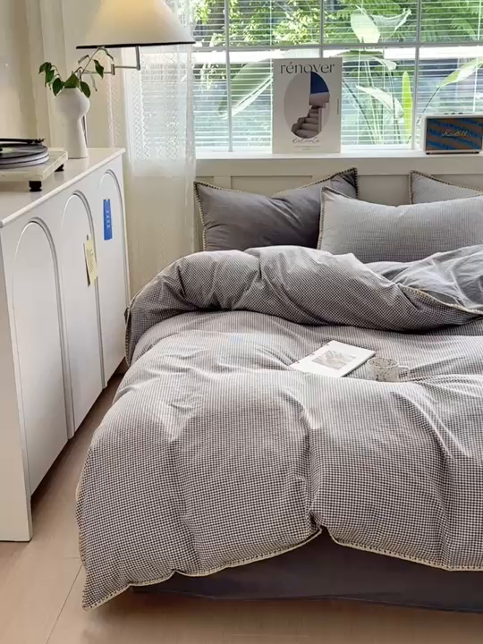 91家纺网 家纺一手货源 找家纺 晚依家纺 2025新款A类全棉色织水洗棉被套单件格子条纹四件套学生宿舍被罩三件套定制定做 遇见-中灰