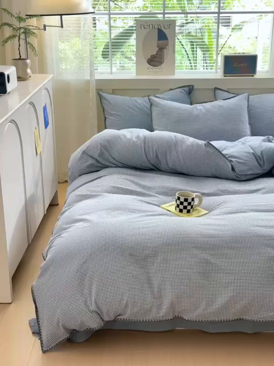 91家纺网 家纺一手货源 找家纺 晚依家纺 2025新款A类全棉色织水洗棉被套单件格子条纹四件套学生宿舍被罩三件套定制定做 遇见-浅蓝