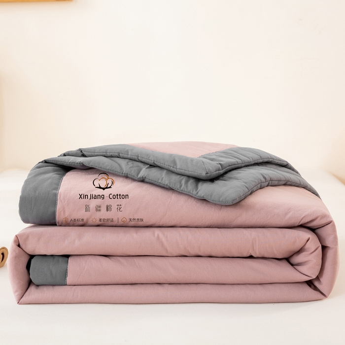 91家纺网 家纺一手货源 找家纺 梦初语 2025新款A类母婴水洗棉纯色双拼新疆棉花夏凉被可机洗直播爆单夏被 温馨粉