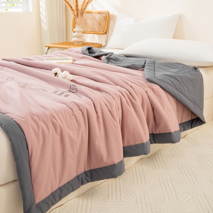 91家纺网 家纺一手货源 找家纺 梦初语 2025新款A类母婴水洗棉纯色双拼新疆棉花夏凉被可机洗直播爆单夏被 温馨粉