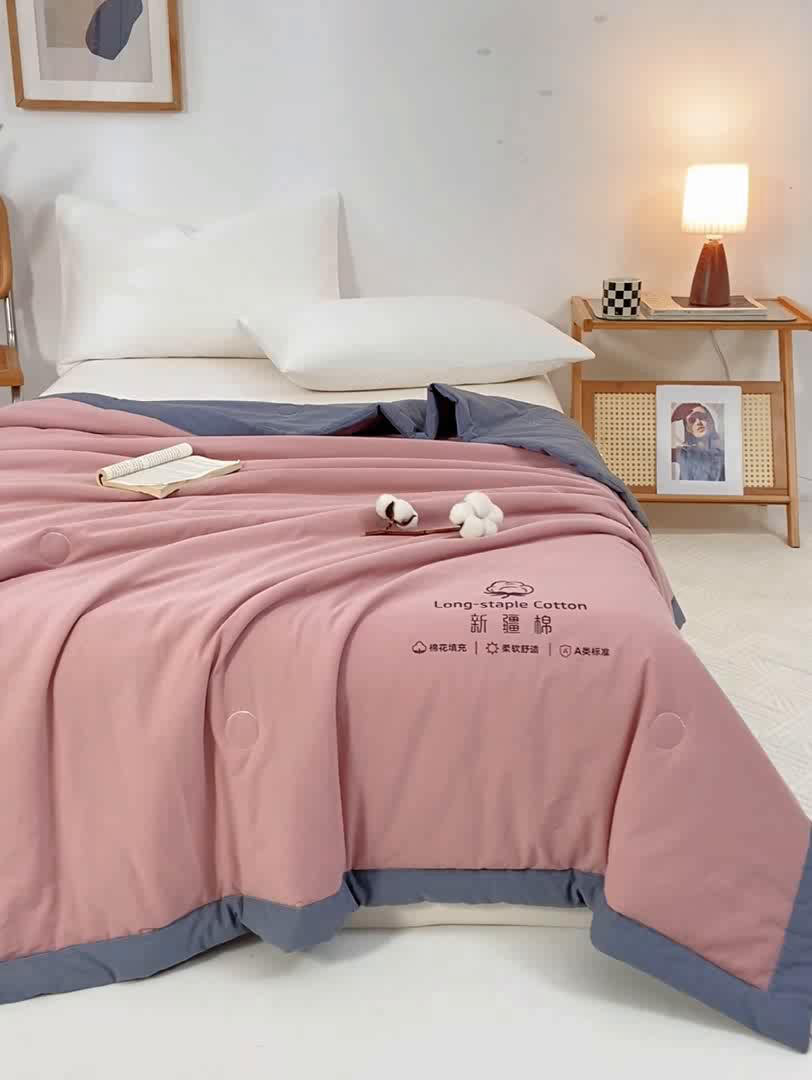 91家纺网 家纺一手货源 找家纺 梦初语 2025新款A类母婴水洗棉纯色双拼新疆棉花夏凉被可机洗直播爆单夏被 温馨粉