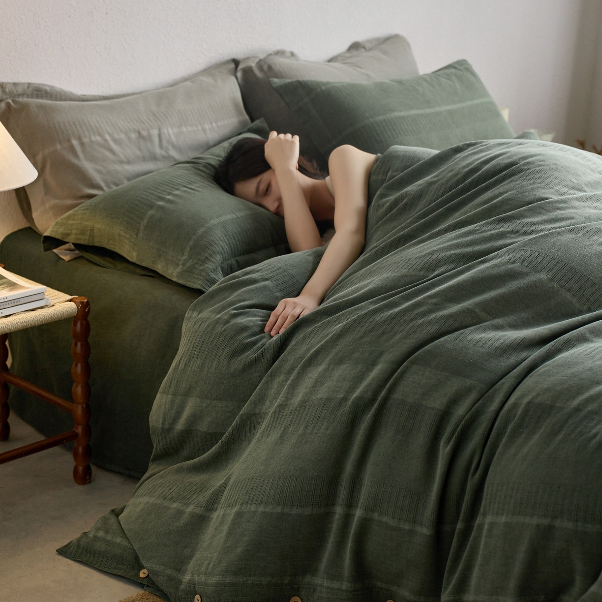 91家纺网 家纺一手货源 找家纺 （总）安莱生活 2025新款全棉纯棉纱洗纽扣款大提花四件套--艾伦