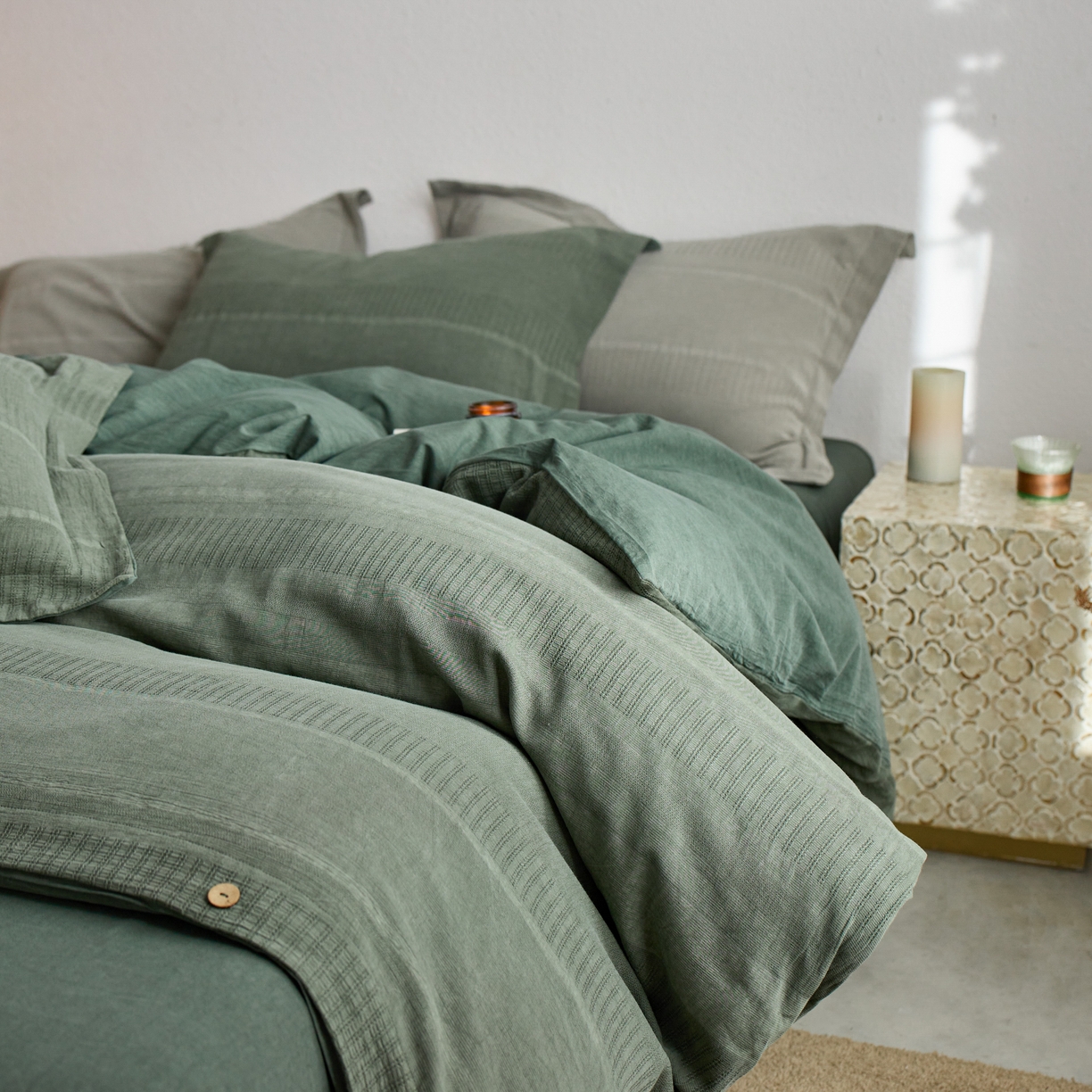 91家纺网 家纺一手货源 找家纺 安莱生活 2025新款全棉纯棉纱洗纽扣款大提花四件套--艾伦 艾伦-军绿