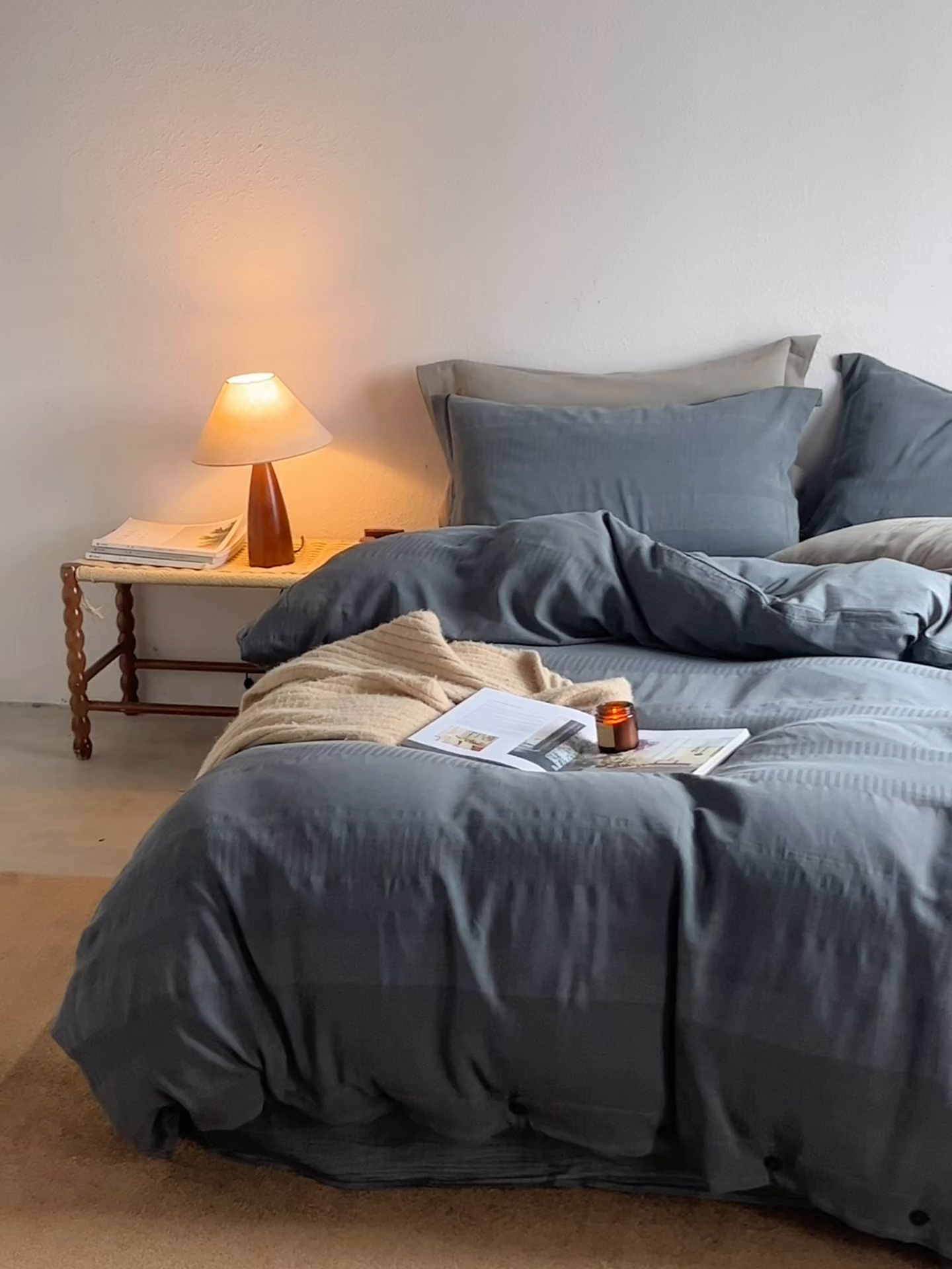 91家纺网 家纺一手货源 找家纺 安莱生活 2025新款全棉纯棉纱洗纽扣款大提花四件套--艾伦 艾伦-深灰