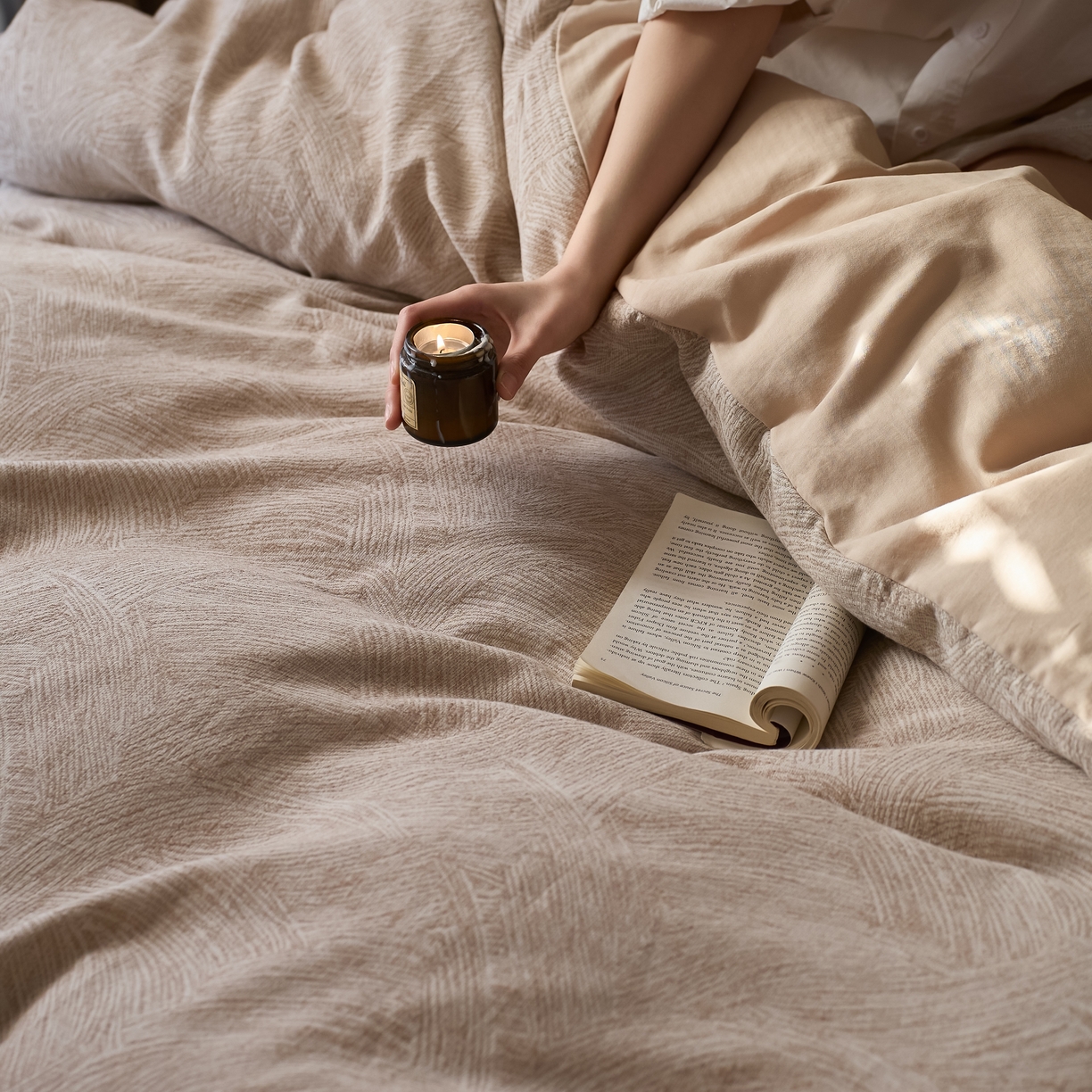 91家纺网 家纺一手货源 找家纺 安莱生活 2025新款三层纱提花四件套--伯尔纳 伯尔纳-卡其（不供抖音）