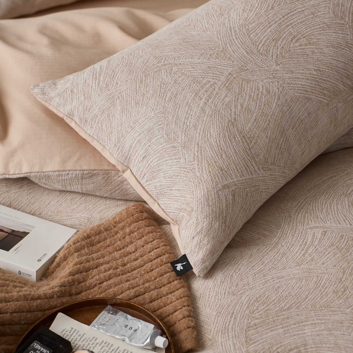 91家纺网 家纺一手货源 找家纺 安莱生活 2025新款三层纱提花四件套--伯尔纳 伯尔纳-卡其（不供抖音）