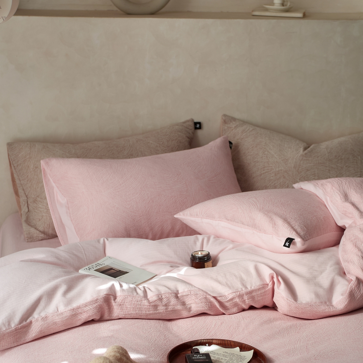 91家纺网 家纺一手货源 找家纺 安莱生活 2025新款三层纱提花四件套--伯尔纳 伯尔纳-嫩粉（不供抖音）