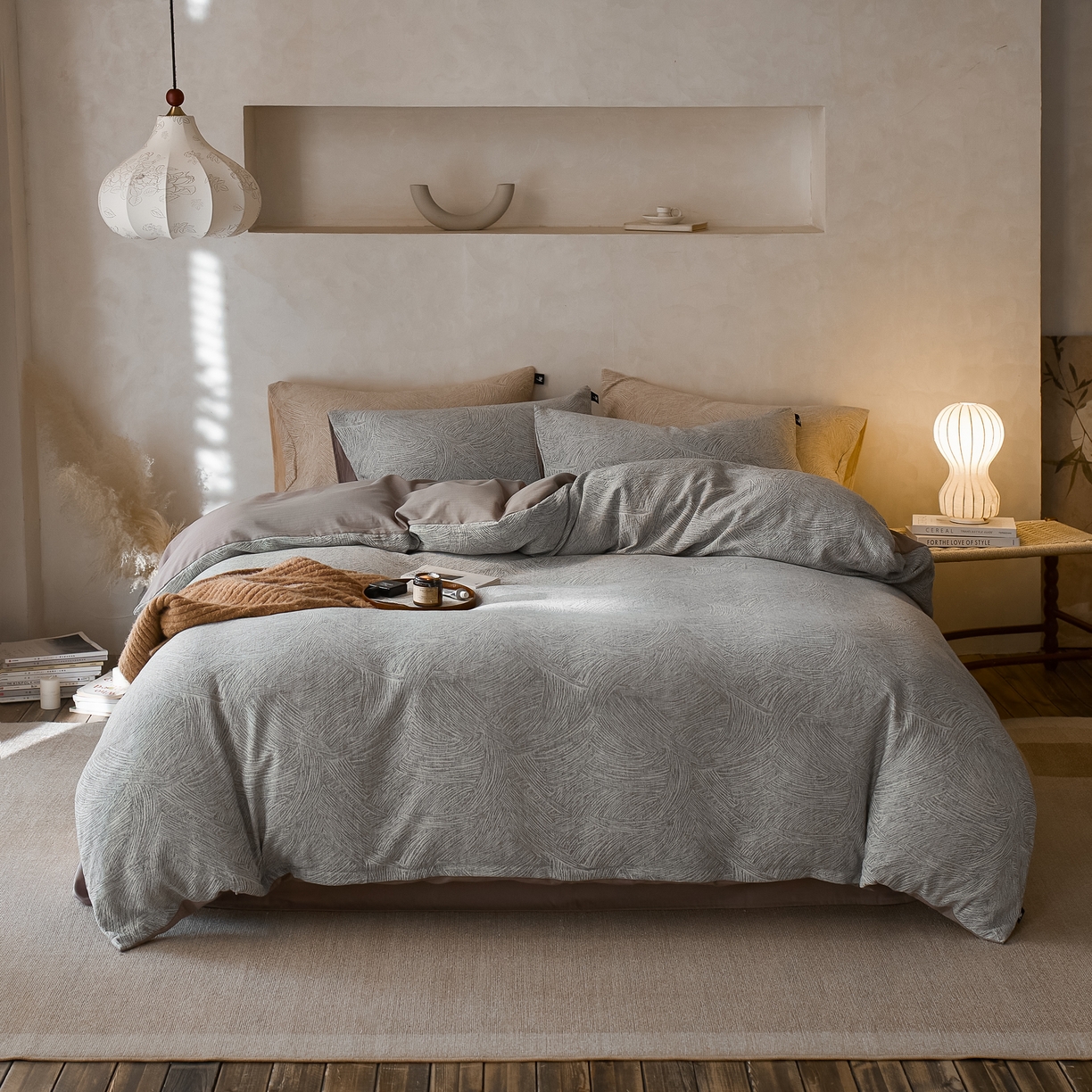 91家纺网 家纺一手货源 找家纺 安莱生活 2025新款三层纱提花四件套--伯尔纳 伯尔纳-浅灰（不供抖音）