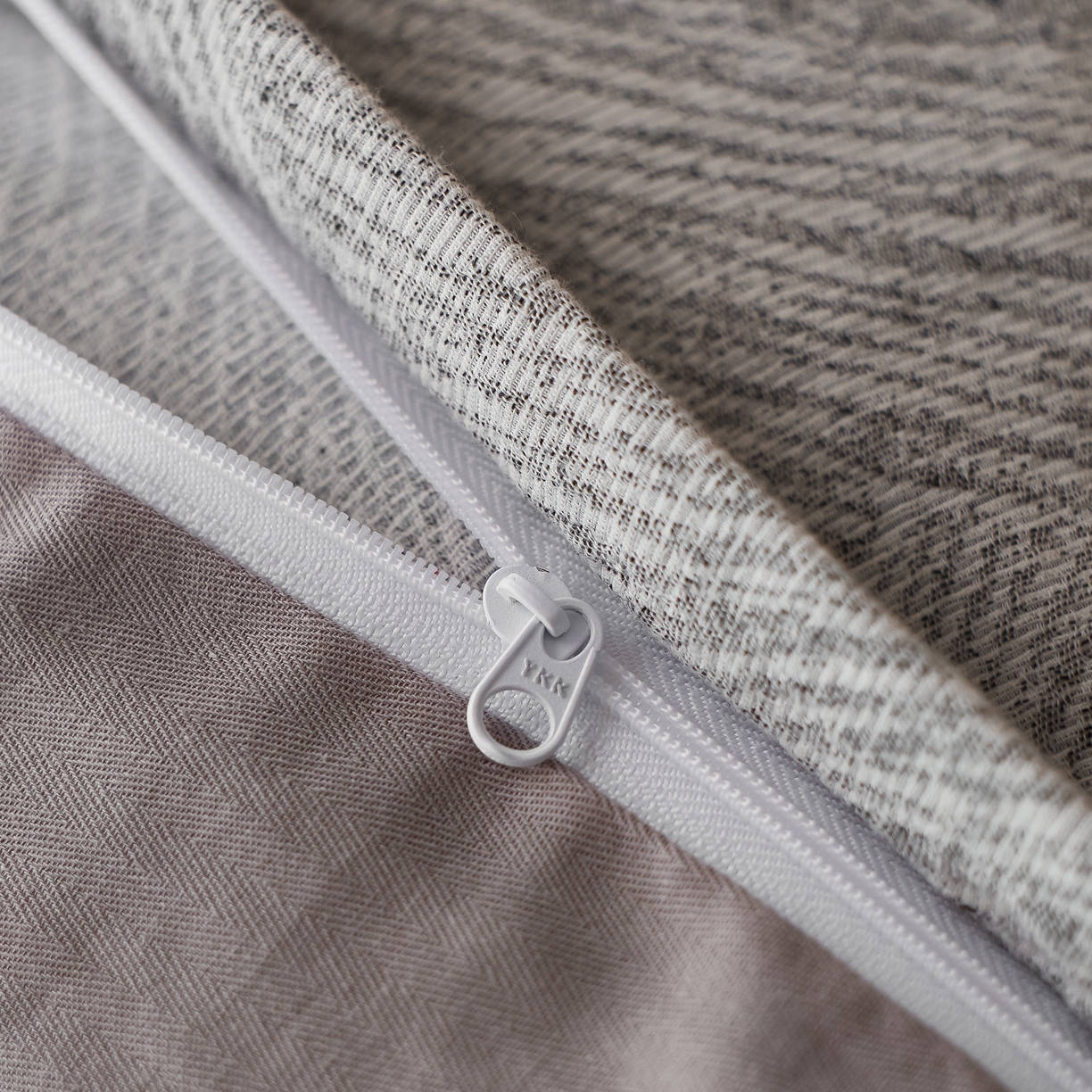 91家纺网 家纺一手货源 找家纺 安莱生活 2025新款三层纱提花四件套--伯尔纳 伯尔纳-浅灰（不供抖音）