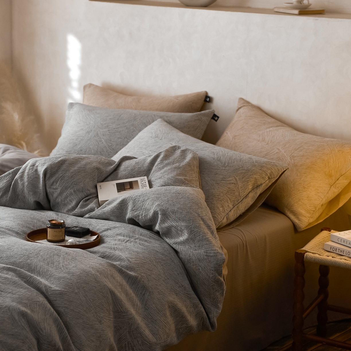 91家纺网 家纺一手货源 找家纺 安莱生活 2025新款三层纱提花四件套--伯尔纳 伯尔纳-浅灰（不供抖音）