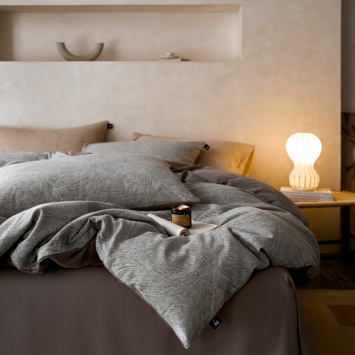 91家纺网 家纺一手货源 找家纺 安莱生活 2025新款三层纱提花四件套--伯尔纳 伯尔纳-浅灰（不供抖音）