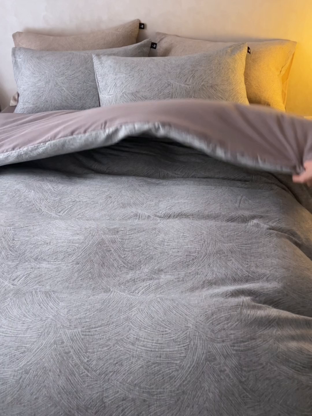 91家纺网 家纺一手货源 找家纺 安莱生活 2025新款三层纱提花四件套--伯尔纳 伯尔纳-浅灰（不供抖音）