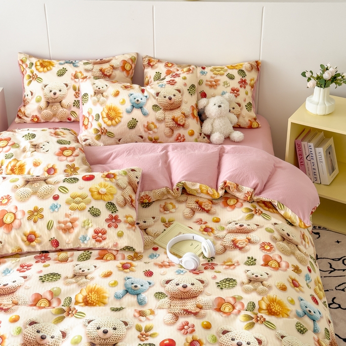 91家纺网 家纺一手货源 找家纺 绒裕家纺 2025春夏新款新品直播爆款推荐5D立体双层纱小清新四件套单被套宿舍三件套 5D蜜糖小熊-粉