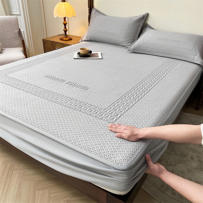 91家纺网 家纺一手货源 找家纺 （总）耐思家纺 2025新品A类高端大版高分子530克PE提花冰豆豆床席床笠系列直播热款(可供跨境压缩)