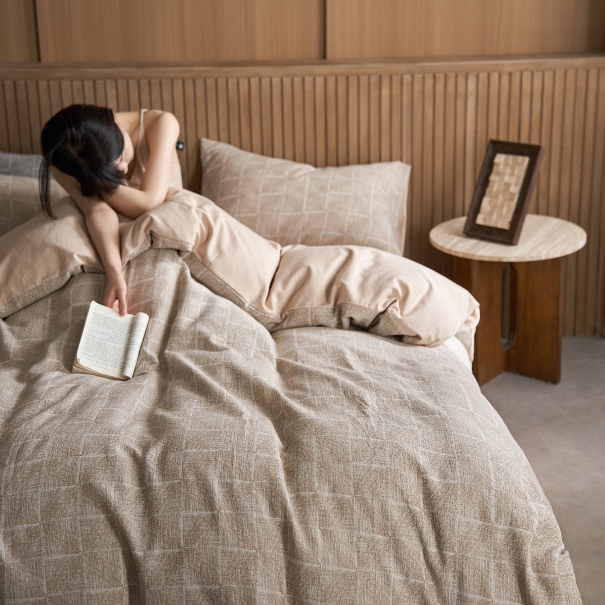 91家纺网 家纺一手货源 找家纺 （总）安莱生活 2025新款三层纱大提花四件套--苏珊格