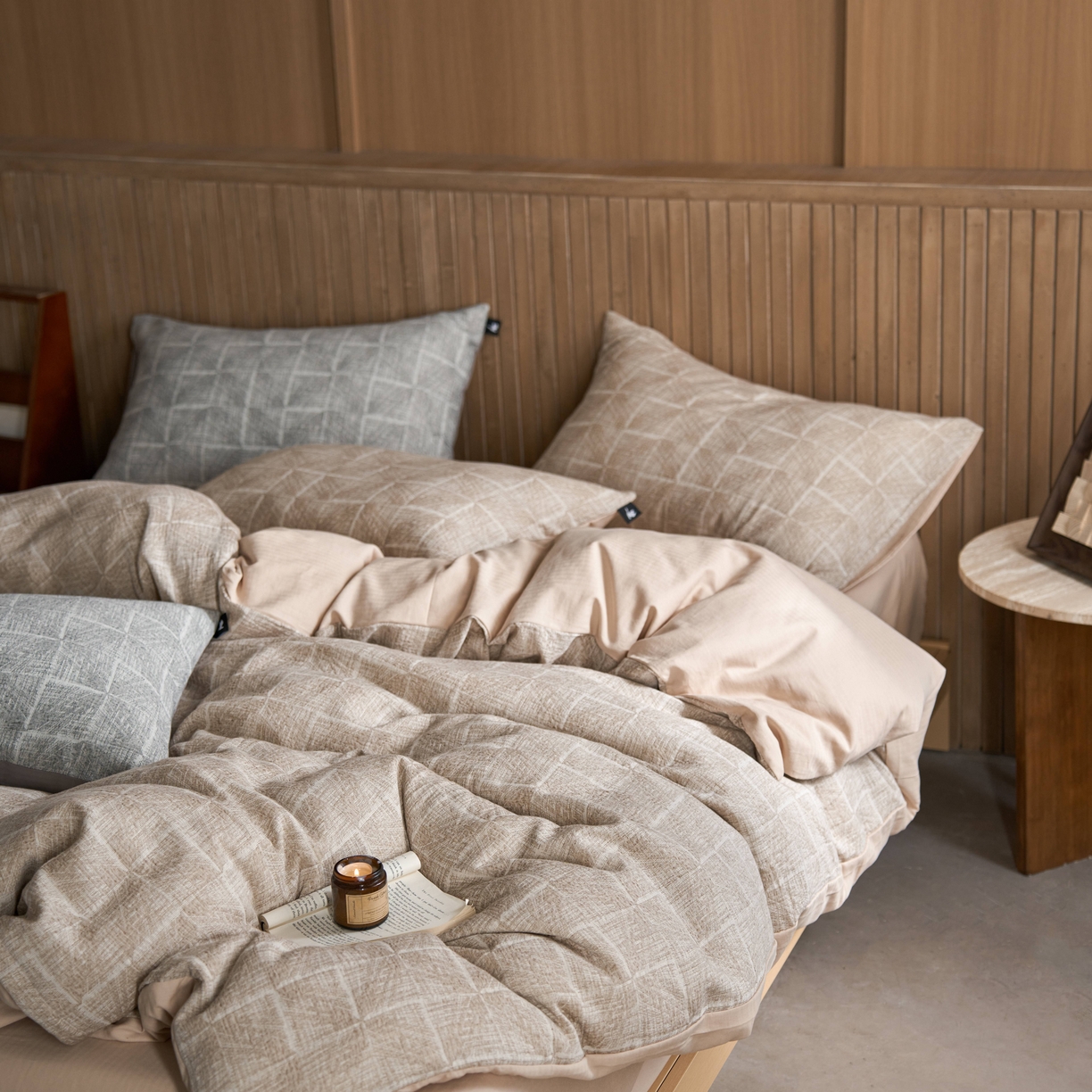 91家纺网 家纺一手货源 找家纺 安莱生活 2025新款三层纱大提花四件套--苏珊格 苏珊格-卡其