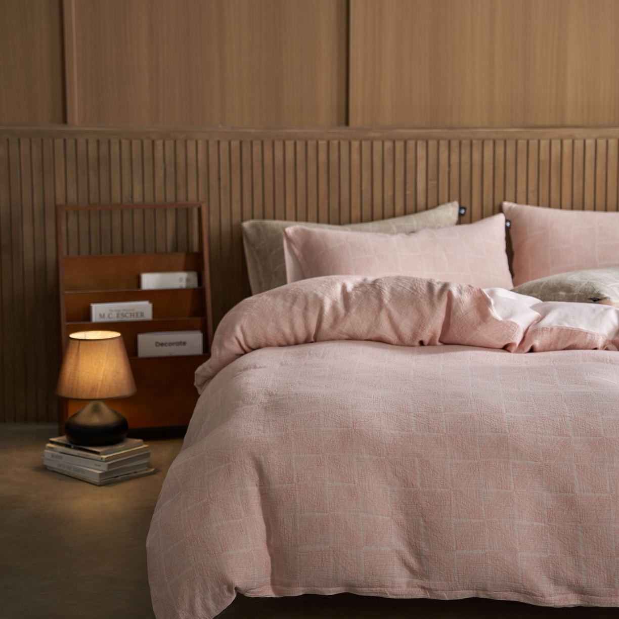 91家纺网 家纺一手货源 找家纺 安莱生活 2025新款三层纱大提花四件套--苏珊格 苏珊格-嫩粉