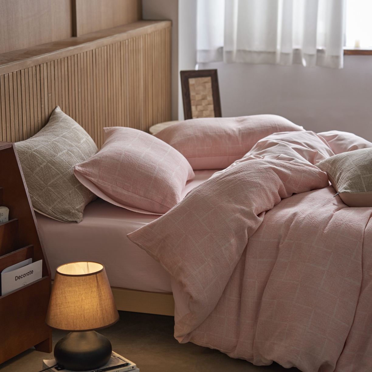 91家纺网 家纺一手货源 找家纺 安莱生活 2025新款三层纱大提花四件套--苏珊格 苏珊格-嫩粉