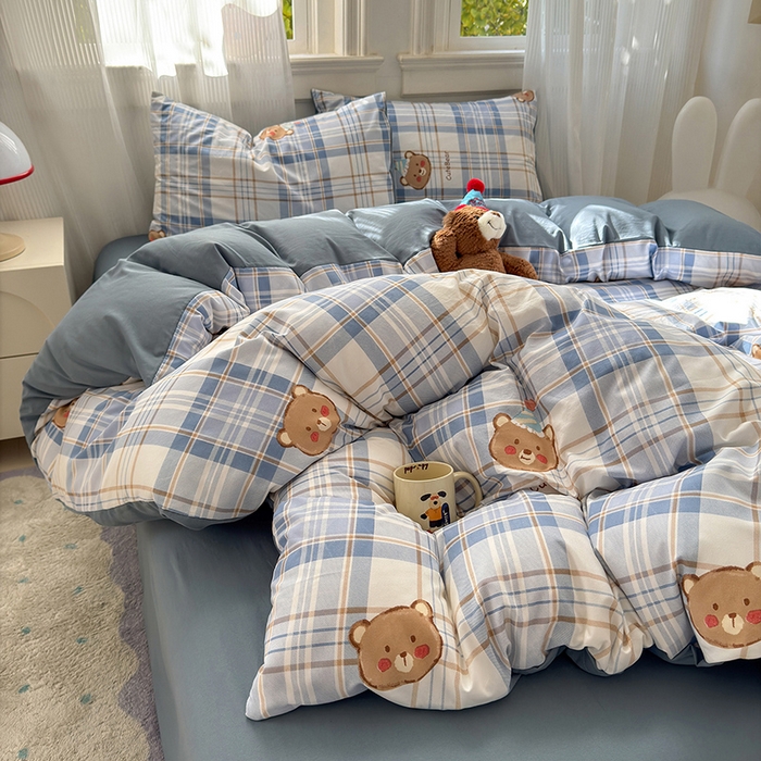 91家纺网 家纺一手货源 找家纺 沐芷 2025 软萌卡通超柔水洗棉单被套A类 被套单件被罩 格纹熊