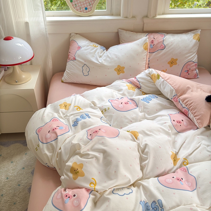 91家纺网 家纺一手货源 找家纺 沐芷 2025 A类软萌水洗棉卡通印花四件套床上用品三件套被套床单 困困小猪