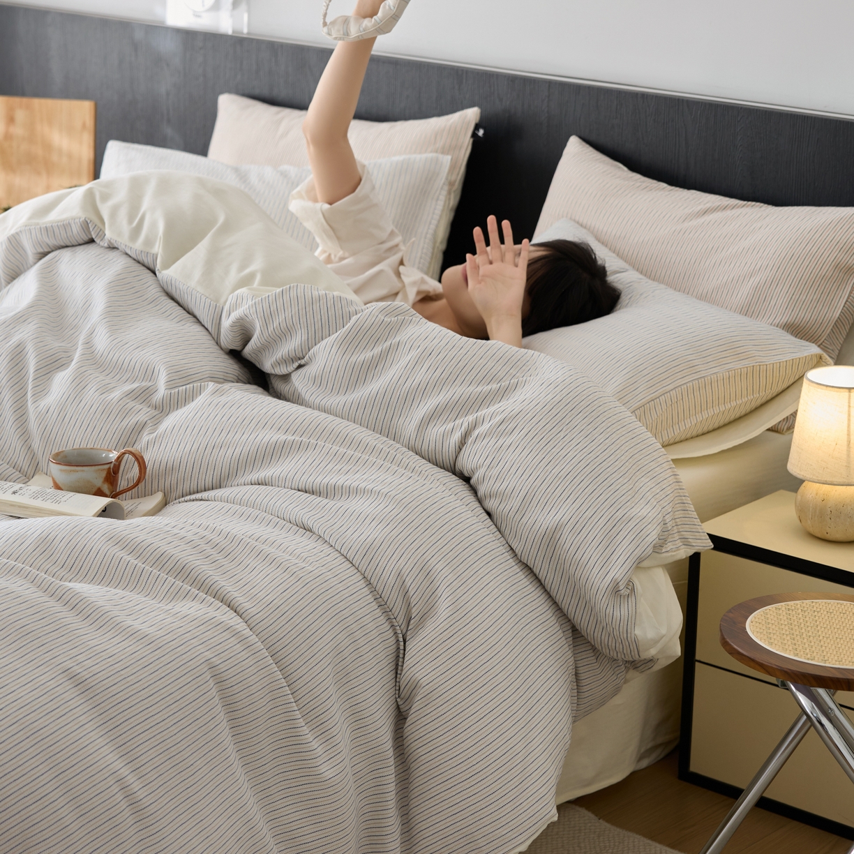 91家纺网 家纺一手货源 找家纺 安莱生活 2025新款精梳纱色织提花四件套-森韵 森韵-白蓝彩条