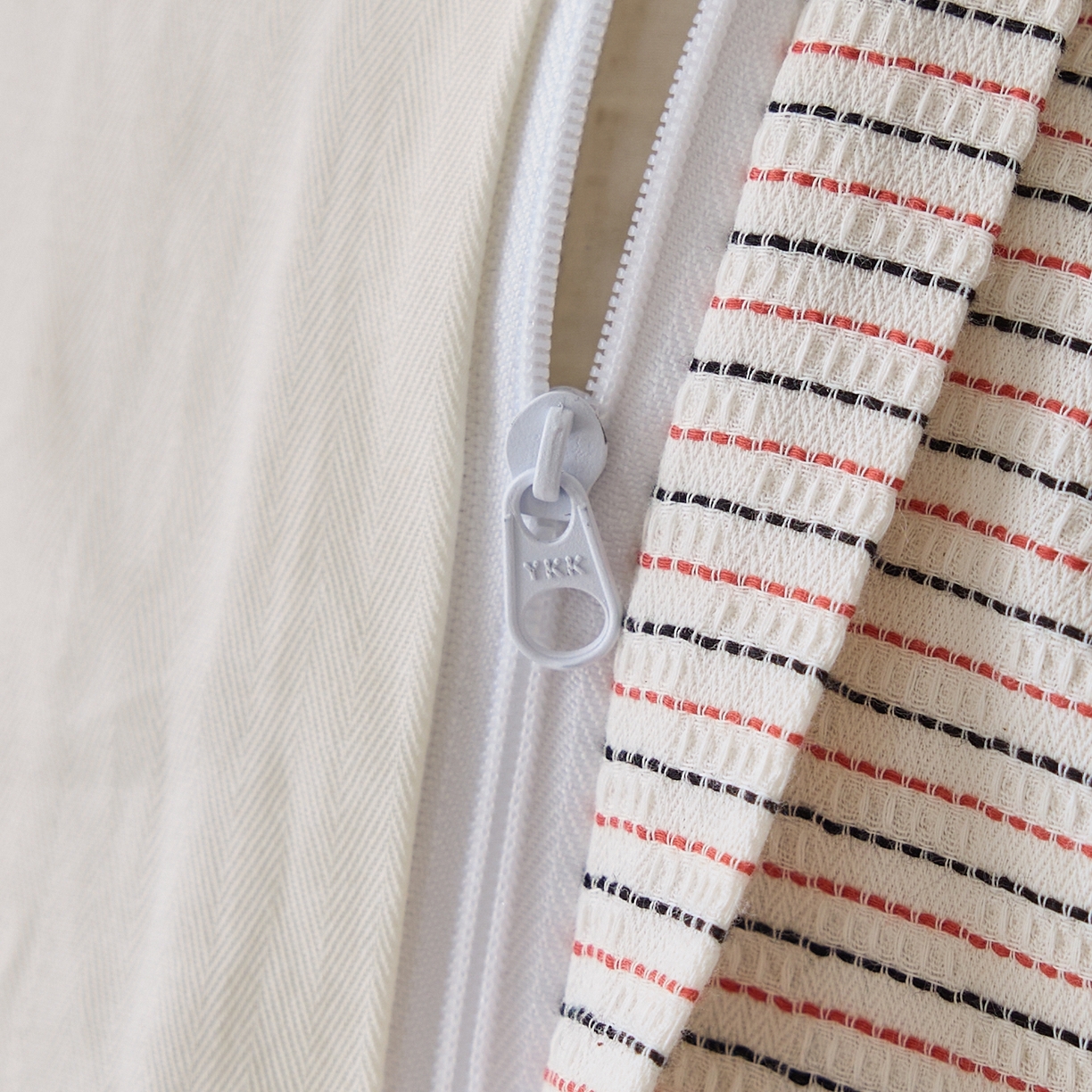 91家纺网 家纺一手货源 找家纺 安莱生活 2025新款精梳纱色织提花四件套-森韵 森韵-红蓝彩条