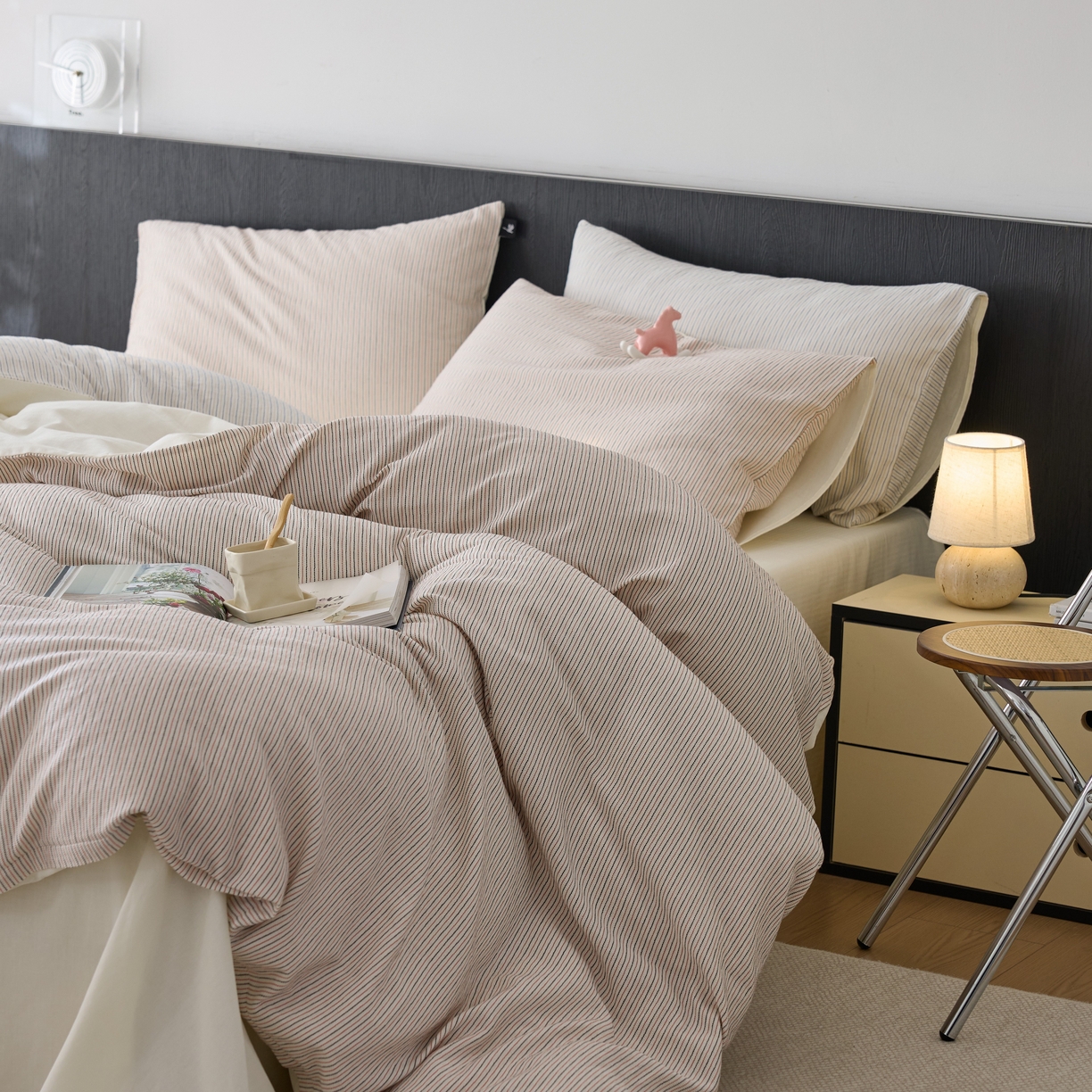 91家纺网 家纺一手货源 找家纺 安莱生活 2025新款精梳纱色织提花四件套-森韵 森韵-红蓝彩条